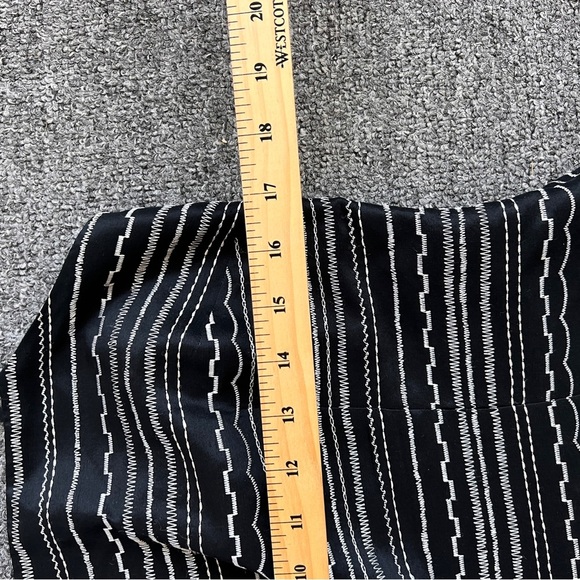 Ann Taylor Geometric Black and White Striped Women's Top size 12p - Picture 3 of 7